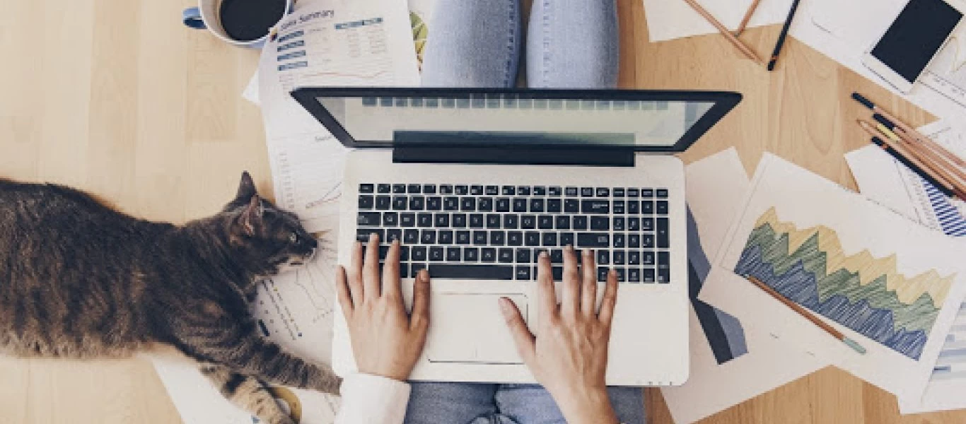 Πώς να μην καταστρέψετε μέση και αυχένα δουλεύοντας από το σπίτι - Οι ειδικοί δίνουν συμβουλές